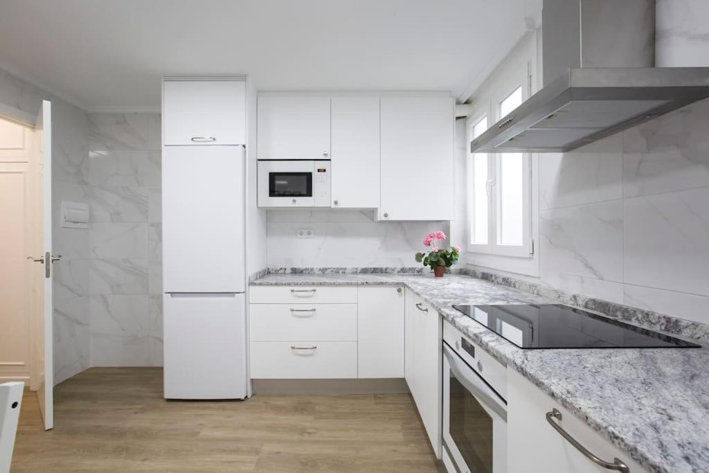 Alhondiga Flat By Next Stop Bilbao Exterior photo